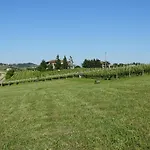 Gasthuis Al Tirabuson Nizza Monferrato