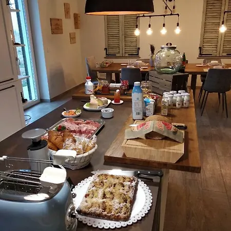 Al Tirabuson Guest house *